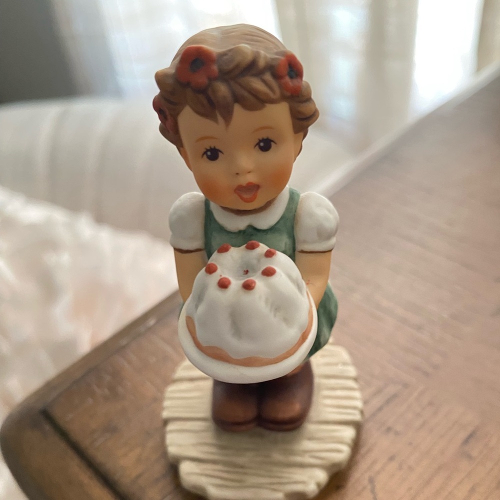 Goebel 'Make a Wish' Figurine